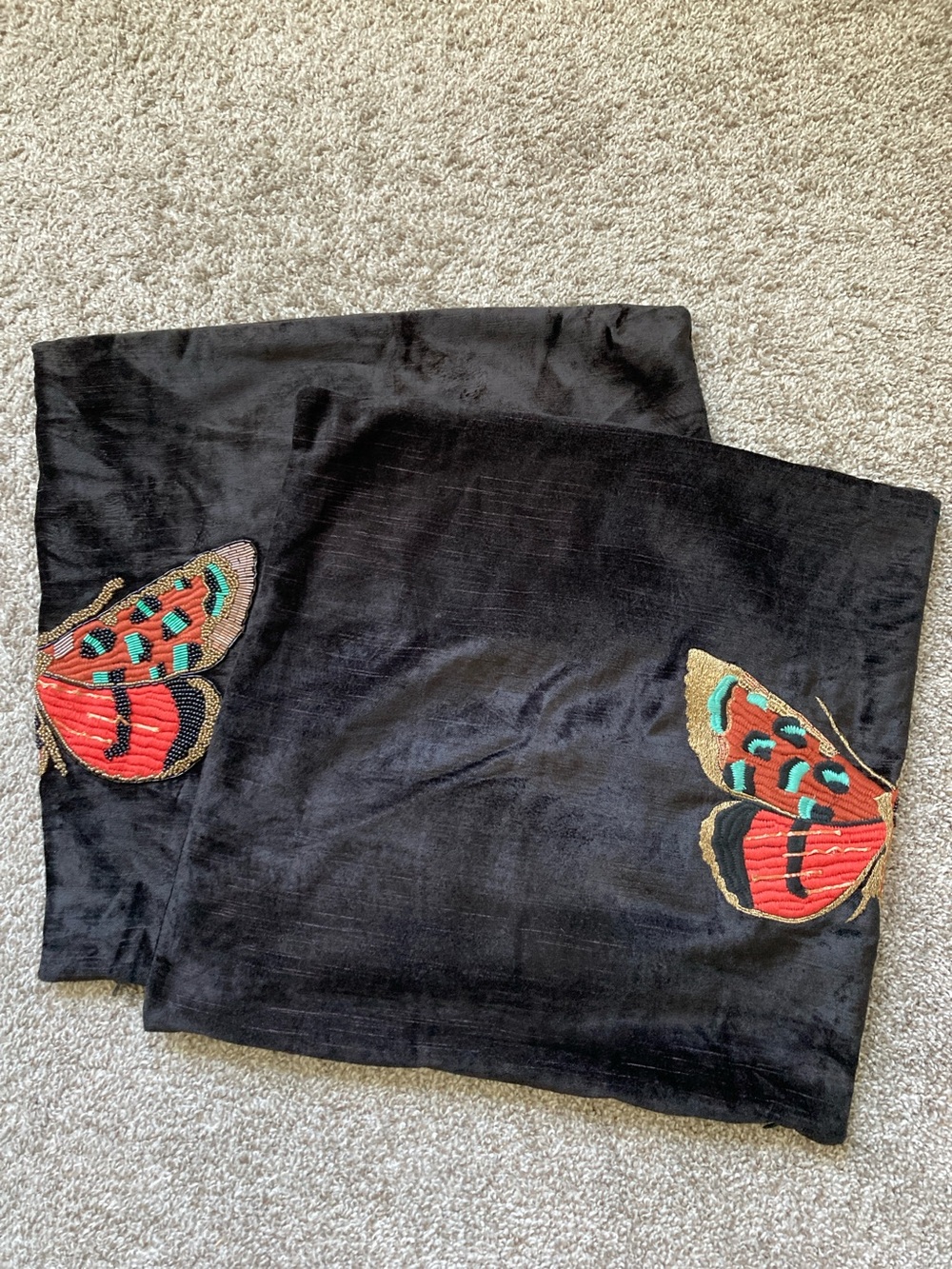 2 Anthropologie Velvet Beaded Butterfly Isadora Pillow Cases Shams Square 18x18 - Picture 2 of 15